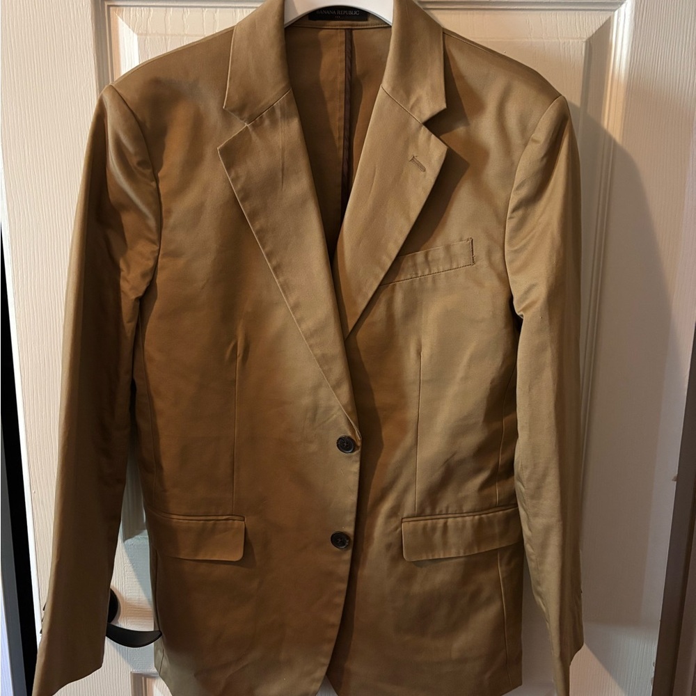 Banana Republic tan blazer 40s. Like-new.